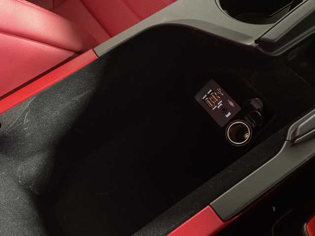 レクサス ＩＳ 300h Fスポーツ 福岡県 2022(令4)年 2万km ホワイトノーヴァガラスフレーク サンルーフ/アラウンドビューモニター/純正メモリナビ/フルセグテレビ/赤革シート/シートヒーター/BSM/ETC2.0/レーダークルーズコントロール/カードキー有り