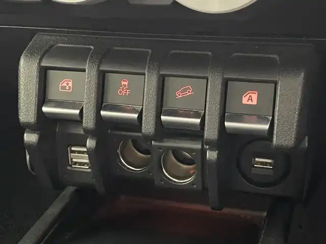 スズキ ジムニー XC 愛知県 2019(平31)年 6.4万km シフォンアイボリーM 純正ディスプレイ　シートヒーター　禁煙　ＤＶＤ　Ｂｌｕｅｔｏｏｔｈ　ＥＴＣ　ＲＡＹＳ１６インチアルミ　デュアルセンサーブレーキ　衝突軽減　クルコン　背面タイヤ　ｉｎｎｏルーフラック　ＬＥＤオートライト