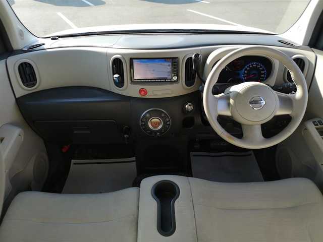 日産 キューブ 15X Vセレクション 茨城県 2009(平21)年 10.1万km ホワイトパール 純正ナビ/【AM・FM・CD・DVD・TV・AUX・HDD】/Bカメラ/前方ドラレコ/オートライト/Fフォグ/ヘッドライトレベライザー/ハロゲンライト/オートエアコン/電格ミラー/ドアバイザー/純正フロアマット/純正アルミホイール/プッシュスタート/スマートキー