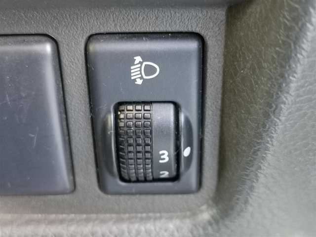 日産 キューブ 15X Vセレクション 茨城県 2009(平21)年 10.1万km ホワイトパール 純正ナビ/【AM・FM・CD・DVD・TV・AUX・HDD】/Bカメラ/前方ドラレコ/オートライト/Fフォグ/ヘッドライトレベライザー/ハロゲンライト/オートエアコン/電格ミラー/ドアバイザー/純正フロアマット/純正アルミホイール/プッシュスタート/スマートキー