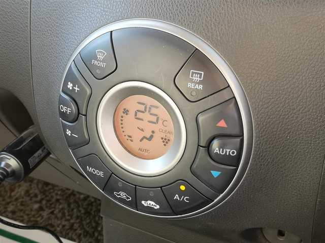 日産 キューブ 15X Vセレクション 茨城県 2009(平21)年 10.1万km ホワイトパール 純正ナビ/【AM・FM・CD・DVD・TV・AUX・HDD】/Bカメラ/前方ドラレコ/オートライト/Fフォグ/ヘッドライトレベライザー/ハロゲンライト/オートエアコン/電格ミラー/ドアバイザー/純正フロアマット/純正アルミホイール/プッシュスタート/スマートキー