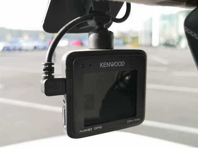 日産 キューブ 15X Vセレクション 茨城県 2009(平21)年 10.1万km ホワイトパール 純正ナビ/【AM・FM・CD・DVD・TV・AUX・HDD】/Bカメラ/前方ドラレコ/オートライト/Fフォグ/ヘッドライトレベライザー/ハロゲンライト/オートエアコン/電格ミラー/ドアバイザー/純正フロアマット/純正アルミホイール/プッシュスタート/スマートキー