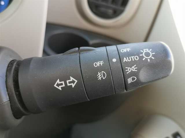 日産 キューブ 15X Vセレクション 茨城県 2009(平21)年 10.1万km ホワイトパール 純正ナビ/【AM・FM・CD・DVD・TV・AUX・HDD】/Bカメラ/前方ドラレコ/オートライト/Fフォグ/ヘッドライトレベライザー/ハロゲンライト/オートエアコン/電格ミラー/ドアバイザー/純正フロアマット/純正アルミホイール/プッシュスタート/スマートキー