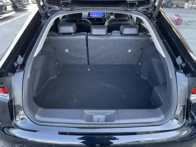 トヨタ プリウス Z 東京都 2025(令7)年 1.9万km ブラック 純正ナビ　/フルセグ　/Ｂｌｕｅｔｏｏｔｈ　/全周囲カメラ　/ＵＳＢ　/デジタルインナーカメラ　/電動リアゲート　/シートヒーター　/シートベンチレーション　/追従型クルコン　/シートメモリー　/ステアリングヒーター/BSM/ドライブモード/ヘッドライトレベライザー/ドアバイザー/衝突被害軽減システム