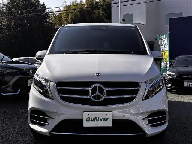 メルセデス・ベンツ Ｖ２２０ d スポーツ ロング 熊本県 2018(平30)年 8.8万km ロッククリスタルホワイト パノラマルーフ/Burmesterサウンドシステム/純正ナビ/【フルセグTV/Bluetooth/USB】/全方位カメラ/バックカメラ/フリップダウンモニター/両側パワースライドドア/衝突軽減ブレーキ/クルーズコントロール/レーンアシスト/黒革シート/パワーシート/シートヒーター/パワーバックドア/ETC/ステアリングスイッチ/パーキングアシスト/アイドリングストップ/電子パーキング/純正フロアマット/ウォークスルー/取扱説明書