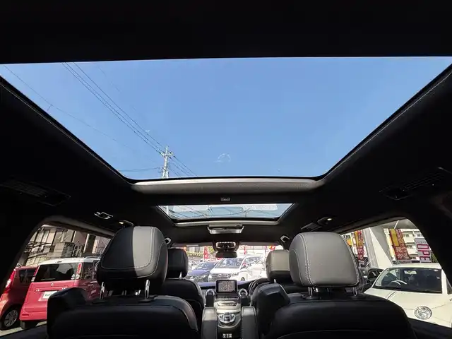 メルセデス・ベンツ Ｖ２２０ d スポーツ ロング 熊本県 2018(平30)年 8.8万km ロッククリスタルホワイト パノラマルーフ/Burmesterサウンドシステム/純正ナビ/【フルセグTV/Bluetooth/USB】/全方位カメラ/バックカメラ/フリップダウンモニター/両側パワースライドドア/衝突軽減ブレーキ/クルーズコントロール/レーンアシスト/黒革シート/パワーシート/シートヒーター/パワーバックドア/ETC/ステアリングスイッチ/パーキングアシスト/アイドリングストップ/電子パーキング/純正フロアマット/ウォークスルー/取扱説明書