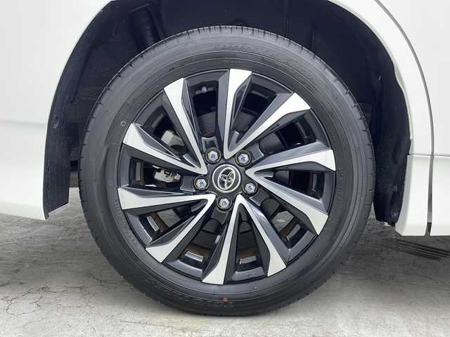 トヨタ ノア ハイブリッド S－Z 大阪府 2023(令5)年 0.5万km ホワイトパールクリスタルシャイン 純正10.5インチディスプレイオーディオ/【ナビ/BT/フルセグTV/USB/DVD/HDMI]/快適利便パッケージ/・ハンズフリーデュアルパワースライドドア/・パワーバックドア/・ナノイー X/・ステアリングヒーター/・シートヒーター/・オットマン/バックカメラ/ETC2.0/両側パワースライドドア/衝突被害軽減システム/クルーズコントロール追従/コーナーセンサー前後/オートライト/ライトレベライザー/ハーフレザーシート/純正17インチAW/純正フロアマット