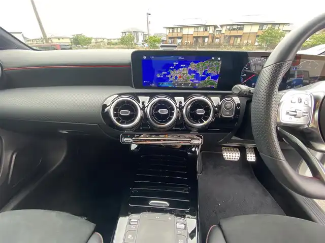 メルセデス・ベンツ Ａ２００ｄ AMGライン 福岡県 2020(令2)年 2.2万km デジタルホワイト ・アダプティブクルーズコントロール/・純正HDDナビ/USB/Bluetooth/・全方位カメラ/・ハーフレザーシート/シートヒーター/・フルセグ/・ETC/・純正18AW/・プッシュスタート/・パーキングアシスト/・アイドリングストップ/・スマートキー/・パワーシート/・レーンキープアシスト/・オートライト/・LEDライト