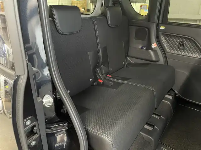 ダイハツ タント カスタム RS スタイルセレクション 佐賀県 2021(令3)年 3.1万km パールブラック 純正メモリーナビゲーション/・フルセグＴＶ/CD/DVD/SD/Bluetooth/パノラマモニター/前方ドライブレコーダー/ビルトインETC/TVキャンセラー/両側パワースライドドア/ハーフレザーシート/D席ロングスライドシート/D＋N席シートヒーター/後席用サイドサンシェード/ISOFIX対応/革巻きステアリング/ステアリングリモコン/純正15インチアルミホイール/純正LEDヘッドライト/純正LEDフォグランプ/純正フロアマット/純正ドアバイザ―/新車保証書/取扱説明書/スペアキー１本/スマートアシスト/・レーダークルーズコントロール/・車線逸脱警報機能/・先行車発進お知らせ機能/・衝突被害軽減ブレーキ/・クリアランスソナー/・標識認識機能