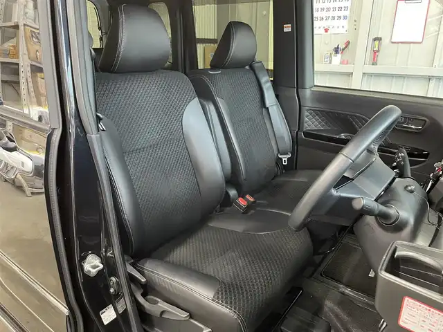 ダイハツ タント カスタム RS スタイルセレクション 佐賀県 2021(令3)年 3.1万km パールブラック 純正メモリーナビゲーション/・フルセグＴＶ/CD/DVD/SD/Bluetooth/パノラマモニター/前方ドライブレコーダー/ビルトインETC/TVキャンセラー/両側パワースライドドア/ハーフレザーシート/D席ロングスライドシート/D＋N席シートヒーター/後席用サイドサンシェード/ISOFIX対応/革巻きステアリング/ステアリングリモコン/純正15インチアルミホイール/純正LEDヘッドライト/純正LEDフォグランプ/純正フロアマット/純正ドアバイザ―/新車保証書/取扱説明書/スペアキー１本/スマートアシスト/・レーダークルーズコントロール/・車線逸脱警報機能/・先行車発進お知らせ機能/・衝突被害軽減ブレーキ/・クリアランスソナー/・標識認識機能