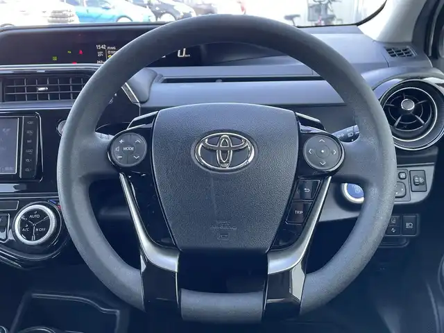 トヨタ アクア S スタイルブラック 佐賀県 2019(平31)年 4万km ホワイトパールクリスタルシャイン ワンオーナー/トヨタセーフティセンス/レーンディパーチャーアラート/プリクラッシュセーフティ/クリアランスソナー/オートマチックハイビーム/純正ナビゲーション【NSZT-W68T】/AM FM CD DVD Bluetooth フルセグテレビ/バックカメラ/ETC/ステアリングリモコン/純正フロアマット/プッシュスタート/スマートキー/スペアキー１本/ドアバイザー