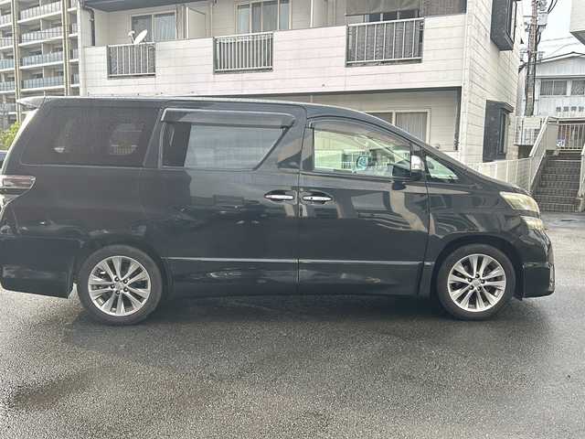 トヨタ ヴェルファイア 2．4Z プラチナセレクションⅡ 宮崎県 2011(平23)年 7.9万km ブラック 社外ナビ/バックカメラ/フルセグTV/フリップダウンモニター/パワーバックドア/サンルーフ/両側パワースライドドア/クルーズコントロール/取説、記録簿
