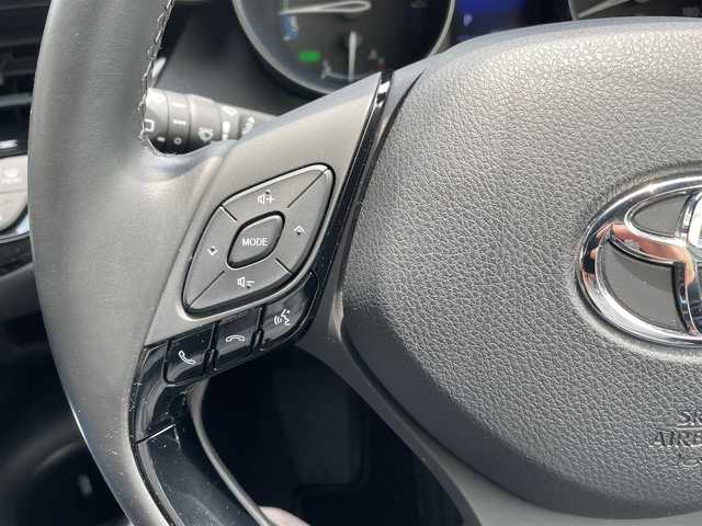 トヨタ Ｃ－ＨＲ S LEDパッケージ 東京都 2019(平31)年 2.4万km ヒートブルーコントラストレイヤリング ワンオーナー/セーフティセンス/純正ナビ フルセグTV/Bluetooth/バックカメラ/レーダークルーズコントロール/レーンキプアシスト/シーケンシャルターンランプ/ピアノブラック加飾革巻ステアリング/LED式リアコンビネーションランプ/純正１７インチAW/オートライト/電動格納ミラー/ビルトインETC/スペアキー/保証書＆取扱説明書