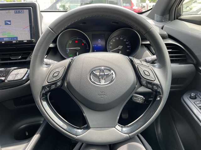 トヨタ Ｃ－ＨＲ S LEDパッケージ 東京都 2019(平31)年 2.4万km ヒートブルーコントラストレイヤリング ワンオーナー/セーフティセンス/純正ナビ フルセグTV/Bluetooth/バックカメラ/レーダークルーズコントロール/レーンキプアシスト/シーケンシャルターンランプ/ピアノブラック加飾革巻ステアリング/LED式リアコンビネーションランプ/純正１７インチAW/オートライト/電動格納ミラー/ビルトインETC/スペアキー/保証書＆取扱説明書