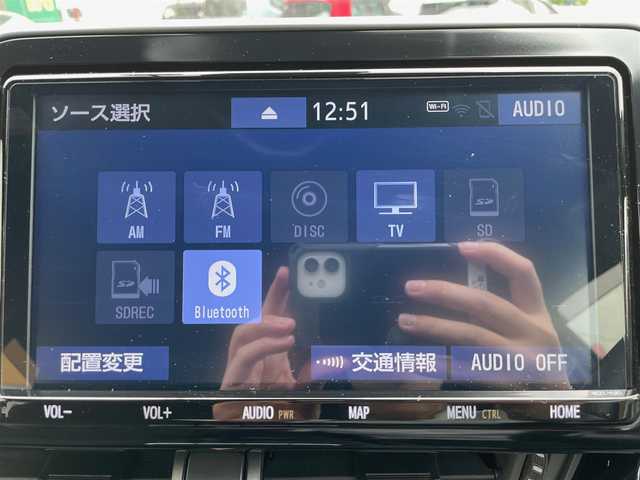 トヨタ Ｃ－ＨＲ S LEDパッケージ 東京都 2019(平31)年 2.4万km ヒートブルーコントラストレイヤリング ワンオーナー/セーフティセンス/純正ナビ フルセグTV/Bluetooth/バックカメラ/レーダークルーズコントロール/レーンキプアシスト/シーケンシャルターンランプ/ピアノブラック加飾革巻ステアリング/LED式リアコンビネーションランプ/純正１７インチAW/オートライト/電動格納ミラー/ビルトインETC/スペアキー/保証書＆取扱説明書