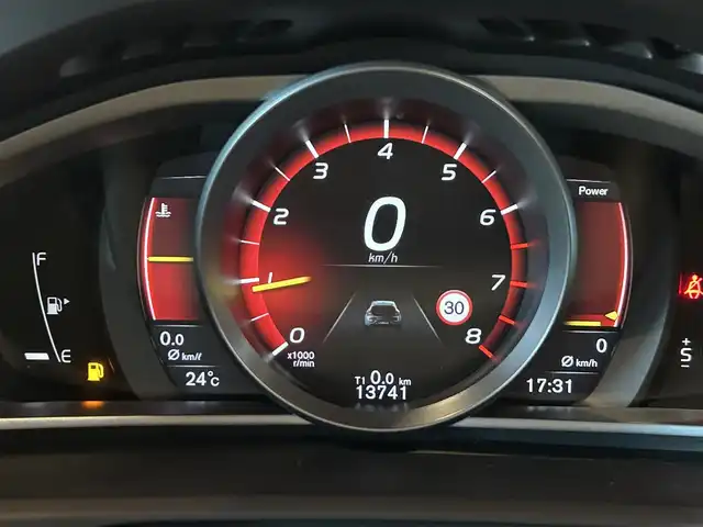 ボルボ Ｖ４０ クロスカントリー T5 AWD モメンタム 道央・札幌 2016(平28)年 1.4万km オニキスブラックP インテリセーフ/　・ACC/　・BLIS/　・LKA/　・LCMA/　・CTA/　・AHB/純正HDDナビ/フルセグテレビ/DVD/USB/BT/バックカメラ/パークアシストパイロット/電動フロントシート/LEDヘッドライト/社外ドライブレコーダー