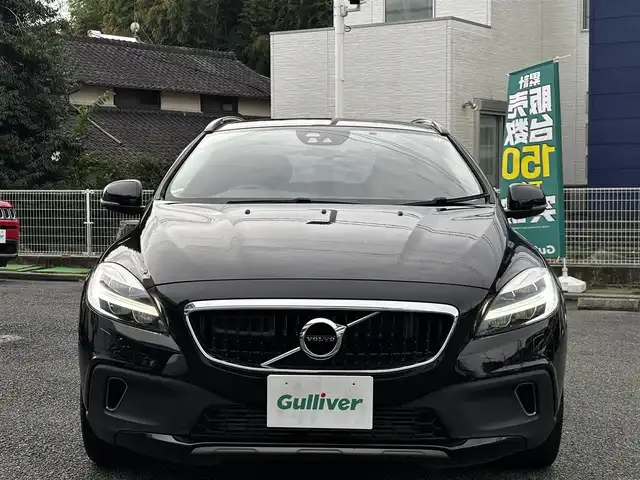 ボルボ Ｖ４０ クロスカントリー T5 AWD モメンタム 熊本県 2016(平28)年 1.4万km オニキスブラックP 純正ナビ/【フルセグTV/Bluetooth/DVD/CD】/バックカメラ/クルーズコントロール/衝突被害軽減ブレーキ/レーンキープアシスト/コーナーセンサー/パドルシフト/アイドリングストップ/純正18インチAW/ドライブレコーダー/ETC/オートLEDヘッドライト/プッシュスタート/ステアリングスイッチ/取扱説明書