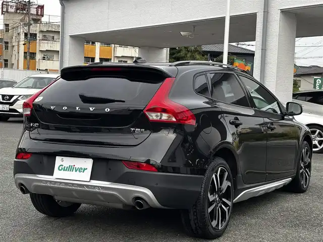ボルボ Ｖ４０ クロスカントリー T5 AWD モメンタム 熊本県 2016(平28)年 1.4万km オニキスブラックP 純正ナビ/【フルセグTV/Bluetooth/DVD/CD】/バックカメラ/クルーズコントロール/衝突被害軽減ブレーキ/レーンキープアシスト/コーナーセンサー/パドルシフト/アイドリングストップ/純正18インチAW/ドライブレコーダー/ETC/オートLEDヘッドライト/プッシュスタート/ステアリングスイッチ/取扱説明書