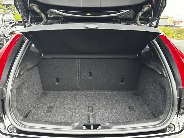 ボルボ Ｖ４０ クロスカントリー T5 AWD モメンタム 熊本県 2016(平28)年 1.4万km オニキスブラックP 純正ナビ/【フルセグTV/Bluetooth/DVD/CD】/バックカメラ/クルーズコントロール/衝突被害軽減ブレーキ/レーンキープアシスト/コーナーセンサー/パドルシフト/アイドリングストップ/純正18インチAW/ドライブレコーダー/ETC/オートLEDヘッドライト/プッシュスタート/ステアリングスイッチ/取扱説明書