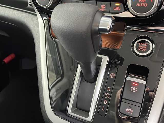 日産 セレナ ハイウェイスターVセレクションⅡ 福岡県 2019(平31)年 8万km ブリリアントホワイトパール 純正9インチメモリナビ/・CD/DVD/BT/フルセグTV/・全方位モニター/エマージェンシーブレーキ/プロパイロット/オートハイビーム/パーキングアシスト/インテリジェントルームミラー/両側パワースライドドア/前方ドライブレコーダー/ETC/革巻きステアリング/・ステアリングリモコン/オートブレーキホールド/・電子パーキング/LEDヘッドライト/・オートライト/・フォグランプ