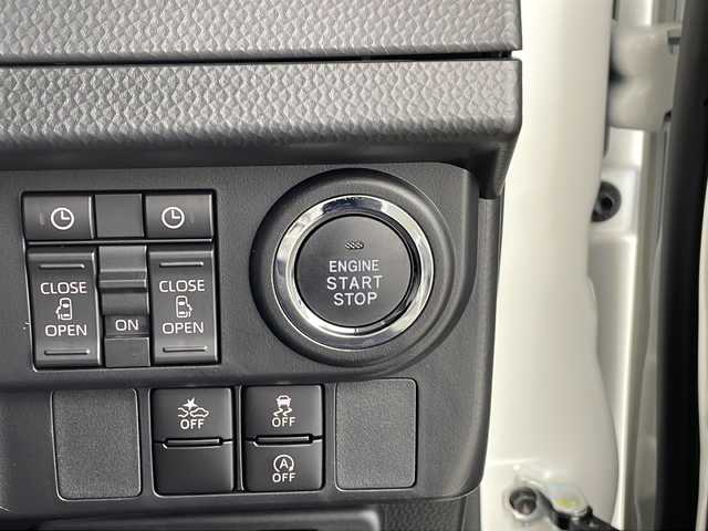 トヨタ ルーミー カスタムG 鹿児島県 2024(令6)年 0.2万km ブラックマイカメタリック/パールホワイト2トーン 純正SDナビ【NSCN-W68】/ワンセグテレビ/CD/Bluetooth/衝突軽減ブレーキ/アイドリングストップ/シートヒーター/電動パーキングブレーキ/ドラレコ前後/リアサンシェード/両側パワースライドドア/全方位カメラ/シートバックテーブル/スペアキー