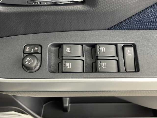 トヨタ ルーミー カスタムG 鹿児島県 2024(令6)年 0.2万km ブラックマイカメタリック/パールホワイト2トーン 純正SDナビ【NSCN-W68】/ワンセグテレビ/CD/Bluetooth/衝突軽減ブレーキ/アイドリングストップ/シートヒーター/電動パーキングブレーキ/ドラレコ前後/リアサンシェード/両側パワースライドドア/全方位カメラ/シートバックテーブル/スペアキー