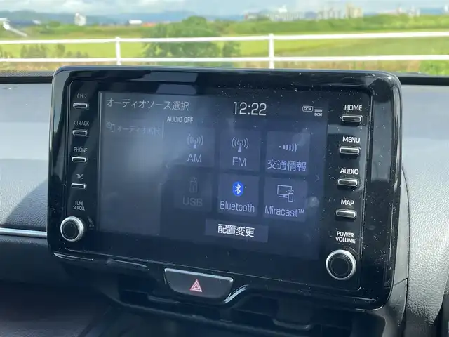 トヨタ ヤリスクロス ハイブリッド Z 佐賀県 2021(令3)年 4.7万km ホワイトパールクリスタルシャイン ワンオーナー/純正9型ディスプレイオーディオ/・AM/FM/BT/Appple Car Play/Android Auto//・バックカメラ/・ナビ機能付き/LEDヘッドライト/・オートマチックハイビーム/茶革ハーフレザーシート/・シートヒーター「運転席/助手席」/前後ドライブレコーダー/純正18インチアルミホイール/電動パーキングブレーキ/・オートホールド機能付/スマートキー/USB入力端子/ETC/純正フロアマット/純正ドアバイザー/新車保証書/取扱説明書/スペアキー1本/Toyota Safety Sense/・プリクラッシュセーフティ（自動ブレーキ・歩行者/自転車検知）/・レーンディパーチャーアラート/・レーントレーシングアシスト（車線維持支援）/・レーダークルーズコントロール（全車速追従機能付）/・ロードサインアシスト（標識認識）/・VSC（車両安定制御システム）/・TRC（トラクションコントロール）/・ABS＋EBD＋ブレーキアシスト/・ヒルスタートアシストコントロール