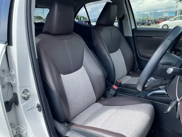 トヨタ ヤリスクロス ハイブリッド Z 佐賀県 2021(令3)年 4.7万km ホワイトパールクリスタルシャイン ワンオーナー/純正9型ディスプレイオーディオ/・AM/FM/BT/Appple Car Play/Android Auto//・バックカメラ/・ナビ機能付き/LEDヘッドライト/・オートマチックハイビーム/茶革ハーフレザーシート/・シートヒーター「運転席/助手席」/前後ドライブレコーダー/純正18インチアルミホイール/電動パーキングブレーキ/・オートホールド機能付/スマートキー/USB入力端子/ETC/純正フロアマット/純正ドアバイザー/新車保証書/取扱説明書/スペアキー1本/Toyota Safety Sense/・プリクラッシュセーフティ（自動ブレーキ・歩行者/自転車検知）/・レーンディパーチャーアラート/・レーントレーシングアシスト（車線維持支援）/・レーダークルーズコントロール（全車速追従機能付）/・ロードサインアシスト（標識認識）/・VSC（車両安定制御システム）/・TRC（トラクションコントロール）/・ABS＋EBD＋ブレーキアシスト/・ヒルスタートアシストコントロール