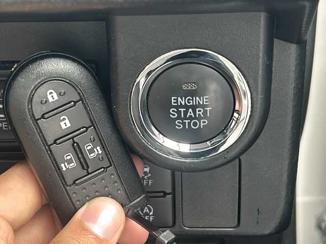 トヨタ ルーミー カスタムG－T 石川県 2016(平28)年 8.9万km パールホワイトⅢ スマートアシストIII/・衝突回避支援ブレーキ機能/・ブレーキ制御付き誤発進抑制機能（前後）/・車線逸脱警報機能/・ふらつき警報機能/・オートライト機能/ワンオーナー/純正メモリナビゲーション/【CD・フルセグTV・Bluetooth・SD】/型番：NSZT-Y66T/両側パワースライドドア/前後ドライブレコーダー/クルーズコントロール/純正AW夏タイヤ車載 溝3mm/LEDヘッドライト/・フォグランプ/フルフラット/前席シートヒーター/ビルトインETC/プッシュスタート/・スマートキー/・スペアキー1本/電動格納ミラー/・ウィンカーミラー/取扱説明書/保証書