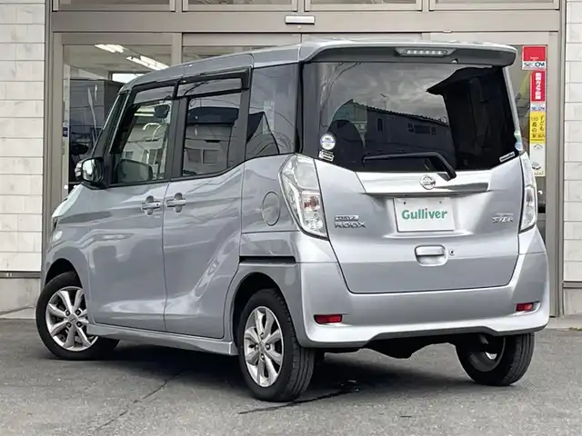 日産 デイズ ルークス ハイウェイスターX 岩手県 2018(平30)年 6.3万km クールシルバー 社外ナビ/前方ドライブレコーダー/エマージェンシーブレーキ/アラウンドビューモニター/バックカメラ/フロントカメラ/サイドカメラ/片側パワースラドドア/ステアリングスイッチ/Bluetooth/CD、DVD/フルセグTV/LEDヘッドライト/フォグランプ/オートライト/オートマチックハイビーム/社外フロアマット/純正アルミホイール/プッシュスタート/スマートキー