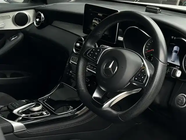 メルセデス・ベンツ ＧＬＣ２２０ d 4マチックスポーツ 長野県 2019(平31)年 5.7万km ポーラホワイト HUD(ヘッドアップディスプレイ) /レーダーセーフティパッケージ/純正HDDナビ/360°ビューカメラ/フルセグTV/bluetooth/パークトロニック/パワーバックドア/LEDヘッドライト/パワーシート/シートヒーター/ハーフレザーシート/ETC2.0 /キーレスゴー/ドライブレコーダー/レーダー探知機/保証書・取説・スペアキー