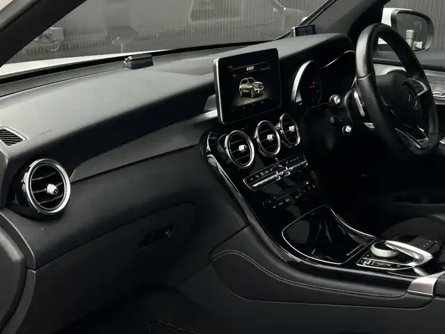 メルセデス・ベンツ ＧＬＣ２２０ d 4マチックスポーツ 長野県 2019(平31)年 5.7万km ポーラホワイト HUD(ヘッドアップディスプレイ) /レーダーセーフティパッケージ/純正HDDナビ/360°ビューカメラ/フルセグTV/bluetooth/パークトロニック/パワーバックドア/LEDヘッドライト/パワーシート/シートヒーター/ハーフレザーシート/ETC2.0 /キーレスゴー/ドライブレコーダー/レーダー探知機/保証書・取説・スペアキー