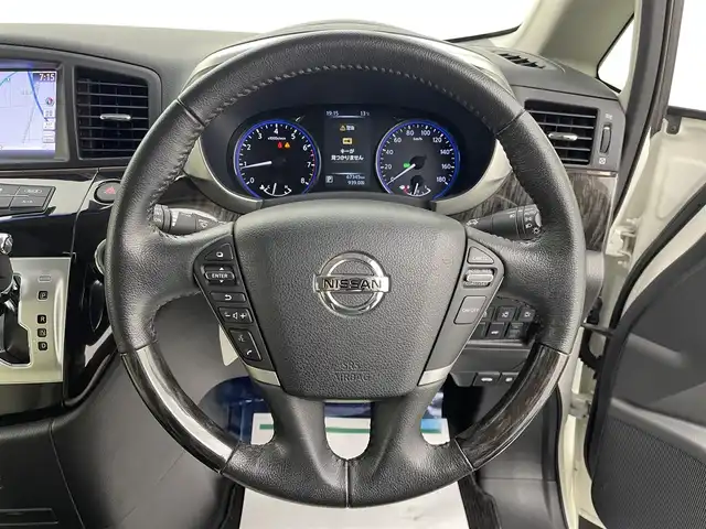 日産 エルグランド 250HWS S アーバンクロム ホワイトレザー 宮城県 2016(平28)年 6.8万km ブリリアントホワイトパール 両側パワースライドドア/電動リアゲート/純正ナビ/(AM/FM/TV/AUX/CD/DVD)/フリップダウンモニター/全方位カメラ/ETC/クルーズコントロール/ホワイトレザーシート/パワーシート/シートメモリー/シートヒーター/プッシュスタート/スマートキー/スペアキー/オートライト/LEDヘッドライト/フォグランプ/純正18インチアルミホイール/禁煙車