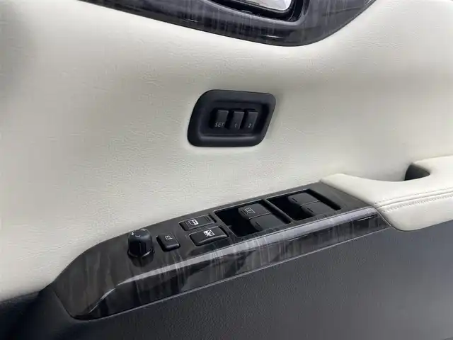 日産 エルグランド 250HWS S アーバンクロム ホワイトレザー 宮城県 2016(平28)年 6.8万km ブリリアントホワイトパール 両側パワースライドドア/電動リアゲート/純正ナビ/(AM/FM/TV/AUX/CD/DVD)/フリップダウンモニター/全方位カメラ/ETC/クルーズコントロール/ホワイトレザーシート/パワーシート/シートメモリー/シートヒーター/プッシュスタート/スマートキー/スペアキー/オートライト/LEDヘッドライト/フォグランプ/純正18インチアルミホイール/禁煙車