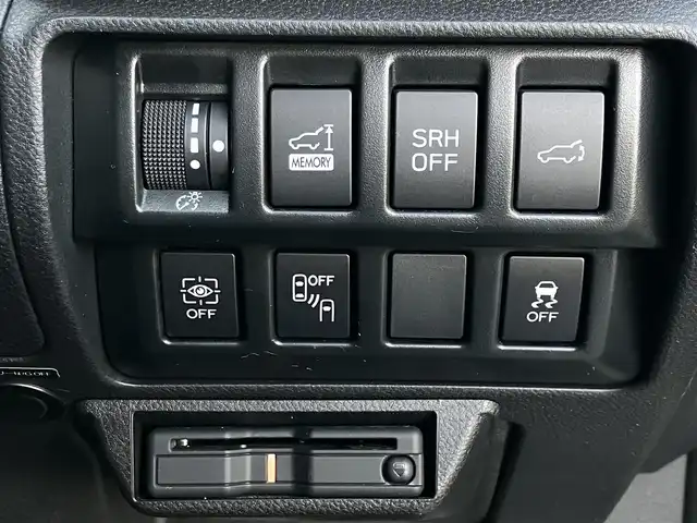 スバル フォレスター ハイブリッド アドバンス 道南・函館 2023(令5)年 2.8万km クリスタルホワイトP /純正ナビ//フルセグTV//ドライブレコーダー//全周囲カメラ//デジタルインナーミラー//パワーバックドア//シートヒーター//レーダークルーズコントロール//ブラインドスポットモニター//ETC//保証書//取扱説明書