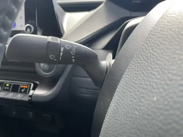 トヨタ プリウス G 栃木県 2024(令6)年 1.8万km アティチュードブラックマイカ トヨタセーフティセンス/純正8インチディスプレイオーディオ(ナビ付)/フルセグTV/Bluetooth/USB/HDMI/MiraCast/バックカメラ/ビルトインETC2.0/前後ドライブレコーダー/TVキャンセラー/シートヒーター/レーダークルーズコントロール/ブラインドスポットモニター/クリアランスソナー/ステアリングリモコン/ダウンサス(純正積込)/純正17インチWCP/アクセサリーコンセント/スマートキー/スペアキー/保証書/取説