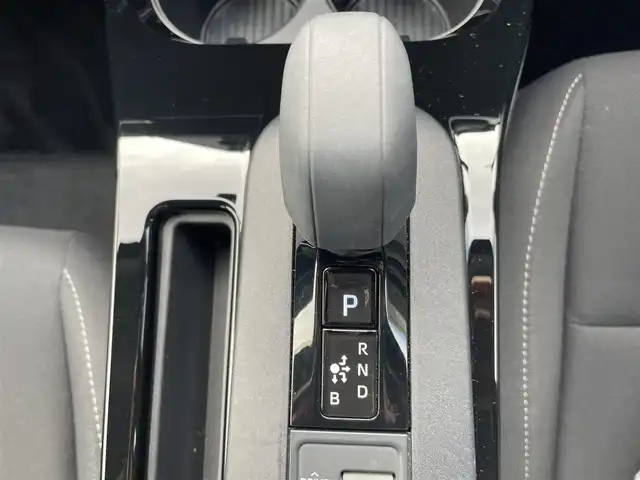 トヨタ プリウス G 栃木県 2024(令6)年 1.8万km アティチュードブラックマイカ トヨタセーフティセンス/純正8インチディスプレイオーディオ(ナビ付)/フルセグTV/Bluetooth/USB/HDMI/MiraCast/バックカメラ/ビルトインETC2.0/前後ドライブレコーダー/TVキャンセラー/シートヒーター/レーダークルーズコントロール/ブラインドスポットモニター/クリアランスソナー/ステアリングリモコン/ダウンサス(純正積込)/純正17インチWCP/アクセサリーコンセント/スマートキー/スペアキー/保証書/取説