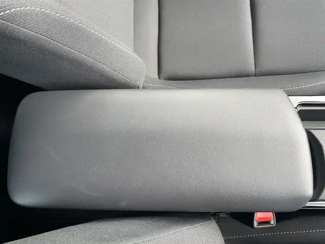 トヨタ プリウス G 栃木県 2024(令6)年 1.8万km アティチュードブラックマイカ トヨタセーフティセンス/純正8インチディスプレイオーディオ(ナビ付)/フルセグTV/Bluetooth/USB/HDMI/MiraCast/バックカメラ/ビルトインETC2.0/前後ドライブレコーダー/TVキャンセラー/シートヒーター/レーダークルーズコントロール/ブラインドスポットモニター/クリアランスソナー/ステアリングリモコン/ダウンサス(純正積込)/純正17インチWCP/アクセサリーコンセント/スマートキー/スペアキー/保証書/取説