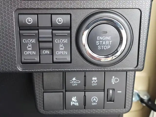 ダイハツ タント ファンクロスターボ 東京都 2025(令7)年 0.1千km サンドベージュメタリック 届出済未使用車/純正9インチディスプレイオーディオ/パノラミックビューモニター/両側パワースライドドア/アイドリングストップ/シートヒーター/スマートキー/ルーフレール/ルーフキャリア/LEDヘッドライト/スマートキー/スマートアシスト/・衝突軽減ブレーキ/・車線逸脱警報機能/・路側逸脱警報機能/・オートハイビーム/・コーナーセンサー