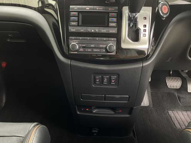 日産 エルグランド 250ハイウェイスター プレミアム 鹿児島県 2017(平29)年 2.7万km ファントムブラック 純正ナビ/両側パワースライドドア/ドライブレコーダー/フルセグテレビ/ビルトインETC/D/Nパワーシート/純正フリップダウンモニター/パワーバックドア/アラウンドビューモニター/シートヒーター/メモリーシート