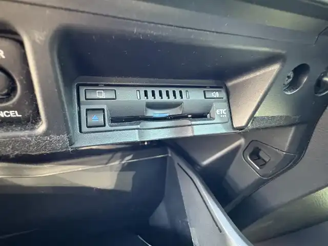 トヨタ クラウン ハイブリッド RS 大分県 2021(令3)年 2.3万km プレシャスホワイトパール ・純正ナビ(CD/DVD/BT/USB)/・バックカメラ/・フルセグテレビ/・プリクラッシュセーフティ/・ブラインドスポットモニター/・コーナーセンサー/・オートハイビーム/・MTモード付きAT/・ETC/・ドライブレコーダー/・ブレーキホールド/・パワーシート/・シートヒーター/・スマートキー/・プッシュスタートボタン