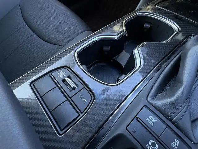 トヨタ クラウン ハイブリッド RS 大分県 2021(令3)年 2.3万km プレシャスホワイトパール ・純正ナビ(CD/DVD/BT/USB)/・バックカメラ/・フルセグテレビ/・プリクラッシュセーフティ/・ブラインドスポットモニター/・コーナーセンサー/・オートハイビーム/・MTモード付きAT/・ETC/・ドライブレコーダー/・ブレーキホールド/・パワーシート/・シートヒーター/・スマートキー/・プッシュスタートボタン