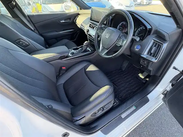 トヨタ クラウン ハイブリッド RS 大分県 2021(令3)年 2.3万km プレシャスホワイトパール ・純正ナビ(CD/DVD/BT/USB)/・バックカメラ/・フルセグテレビ/・プリクラッシュセーフティ/・ブラインドスポットモニター/・コーナーセンサー/・オートハイビーム/・MTモード付きAT/・ETC/・ドライブレコーダー/・ブレーキホールド/・パワーシート/・シートヒーター/・スマートキー/・プッシュスタートボタン