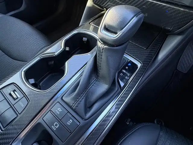 トヨタ クラウン ハイブリッド RS 大分県 2021(令3)年 2.3万km プレシャスホワイトパール ・純正ナビ(CD/DVD/BT/USB)/・バックカメラ/・フルセグテレビ/・プリクラッシュセーフティ/・ブラインドスポットモニター/・コーナーセンサー/・オートハイビーム/・MTモード付きAT/・ETC/・ドライブレコーダー/・ブレーキホールド/・パワーシート/・シートヒーター/・スマートキー/・プッシュスタートボタン