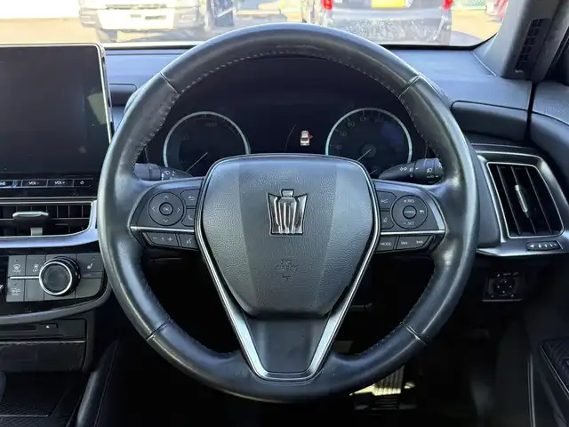 トヨタ クラウン ハイブリッド RS 大分県 2021(令3)年 2.3万km プレシャスホワイトパール ・純正ナビ(CD/DVD/BT/USB)/・バックカメラ/・フルセグテレビ/・プリクラッシュセーフティ/・ブラインドスポットモニター/・コーナーセンサー/・オートハイビーム/・MTモード付きAT/・ETC/・ドライブレコーダー/・ブレーキホールド/・パワーシート/・シートヒーター/・スマートキー/・プッシュスタートボタン