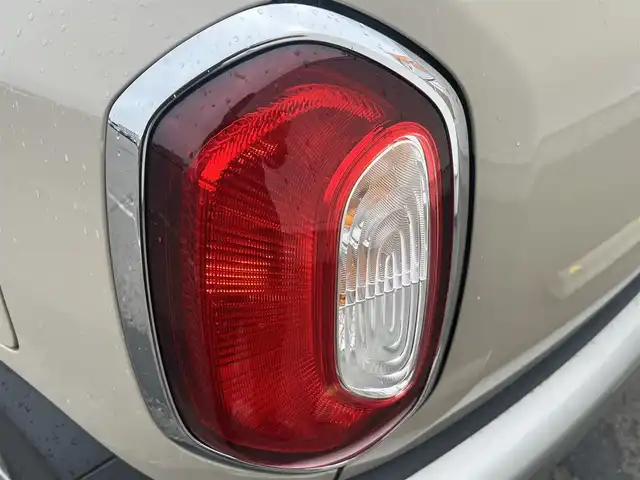 スズキ クロスビー HYBRID MV 秋田県 2024(令6)年 0.3万km キャラバンアイボリーパールメタリック/メロウディープレッド2トーン 衝突軽減システム/４WD/スマートキー/前席シートヒーター/コーナーセンサー/ワンオーナー/ダウンヒルアシストコントロール/レーンキープアシスト/アイドリングストップ/パーキングアシスト/プッシュスタート/パドルシフト/社外アルミ/純正フロアマット/純正ドアバイザー/オートライト/オートエアコン/パワーステアリング/パワーウィンドウ/横滑り防止/電動格納ウィンカーミラー/保証書/取扱説明書/記録簿