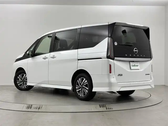 日産 セレナ e－パワー ハイウェイスター V 埼玉県 2024(令6)年 1.1万km プリズムホワイト 純正9インチナビ/（BT/TV/FM/AM/HDMI/USB）/フリップダウンモニター/プロパイロット/インテリジェント エマージェンシーブレーキ/ビークルダイナミクスコントロール/オートライト/ハイビームアシスト/両側パワースライドドア/デジタルインナーミラー/前席シートヒーター/ステアリングヒーター/プッシュスタート/スマートキー