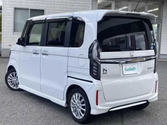 ホンダ Ｎ ＢＯＸ カスタム G EX ターボ ホンダセンシング 兵庫県 2020(令2)年 5.7万km プラチナホワイトパール ワンオーナー/純正8インチメモリーナビ/フルセグTV/CD/DVD/Bluetooth/SD/FM/AM/バックカメラ/ビルトインETC/前後ドライブレコーダー/衝突軽減ブレーキ/車線維持支援システム/アダプティブクルーズコントロール/先行車発進告知/パドルシフト/両側パワースライドドア/プッシュスタート/LEDヘッドライト/フォグランプ/オートライト/D/N シートヒーター/ステアリングスイッチ/リア コーナーセンサー/革巻きステアリング/電格ミラー/ISOFIX/フロアマット/ドアバイザー/アイドリングストップ/横滑り防止装置/スペアキー1本/新車時保証書/取扱説明書