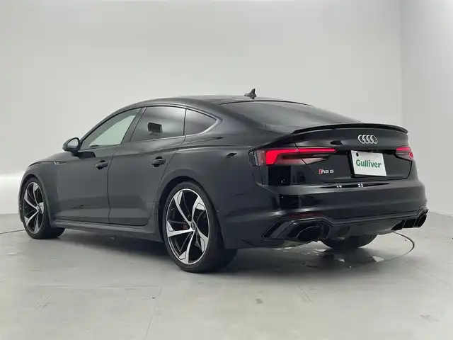 アウディ ＲＳ５ 愛知県 2020(令2)年 5.6万km 黒 ・パノラマサンルーフ/・カーボンスタイリングパッケージ/・RSデザインパッケージ/・パークアシストパッケージ/・RSスポーツエキゾーズトシステム/・デコラティブパネルカーボン/・シートヒーター【フロント・リア】/・アンビエントライト/・パドルシフト/・パワーシート/・全方位カメラ/・純正20インチホイール/・オートマチックハイビーム/・4WD/・MTモードAT/・ACC/・WAC/・フルセグTV