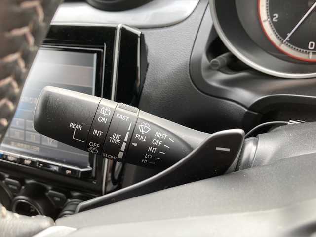 スズキ スイフト HYBRID RS 富山県 2018(平30)年 2.9万km スピーディーブルーM セーフティパッケージ/・デュアルセンサーブレーキサポート/・誤発進抑制機能/・車線逸脱警報機能/・先行車発進お知らせ機能/・アダプティブクルーズコントロール/・ふらつき警報機能/・ハイビームアシスト機能/純正SDナビ　CN-RZ83/（CD/DVD/USB/SD/BT/フルセグTV)/ステアリングリモコン/バックカメラ/パドルシフト/運転席シートヒーター/プッシュスタート・スマートキー/ETC/LEDヘッドライト/純正フロアマット・バイザー/スペアキー/保証書・取扱説明書